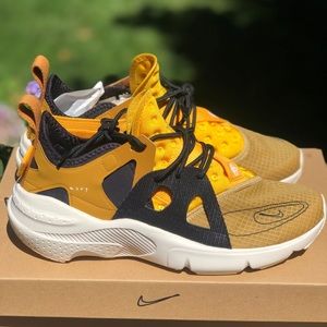 Men’s Nike Hurache Type